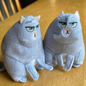 Pets Chloe (2) cats, (The secret life), in good condition